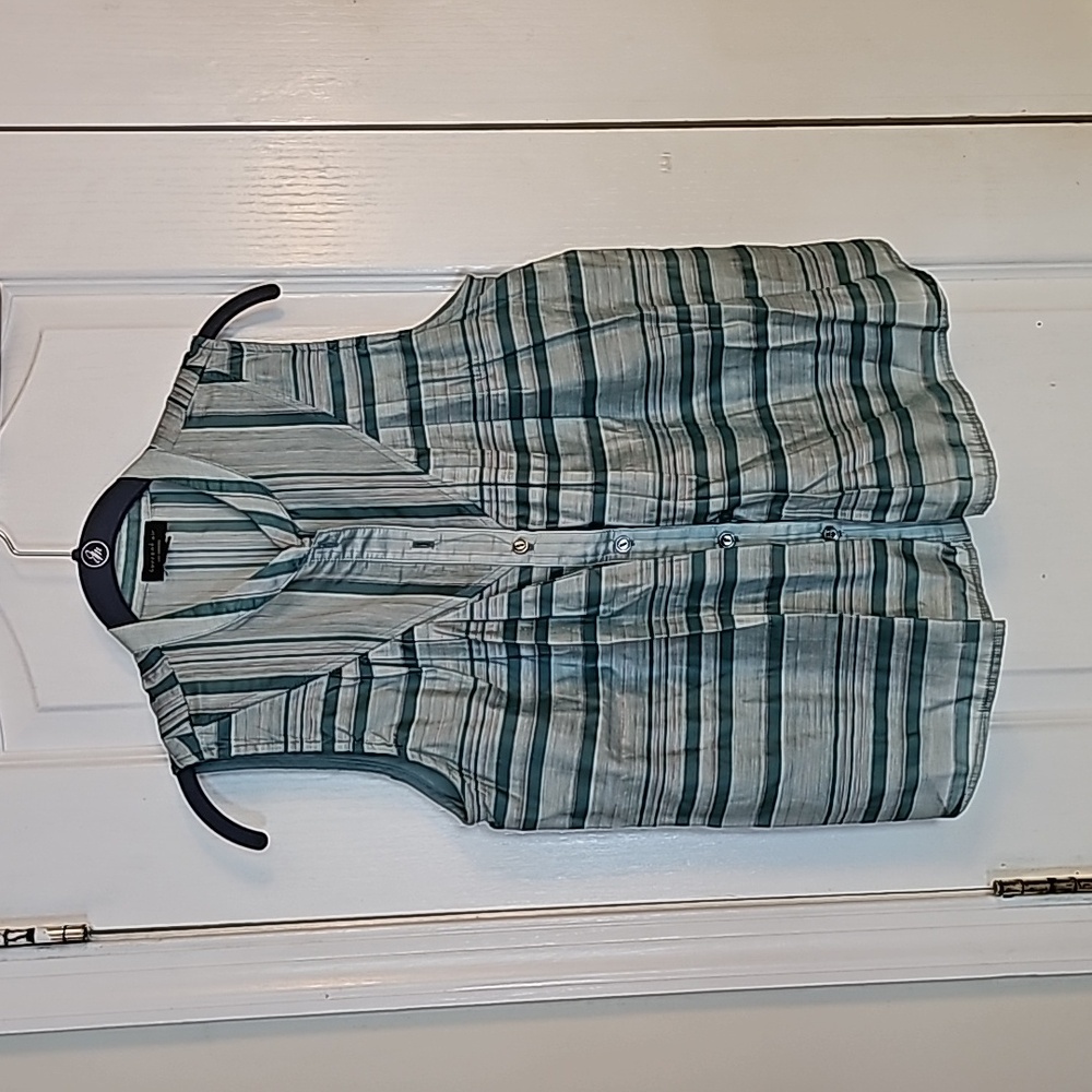 Sleeveless top